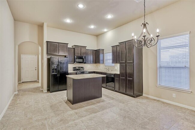 Building Photo - 8934 Alcina Dr