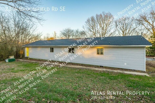 Foto del edificio - 2304 Broomfield Rd SE