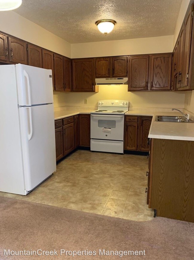 219 Longsite Dr, Uniontown, PA 15401 Apartment for Rent in Uniontown