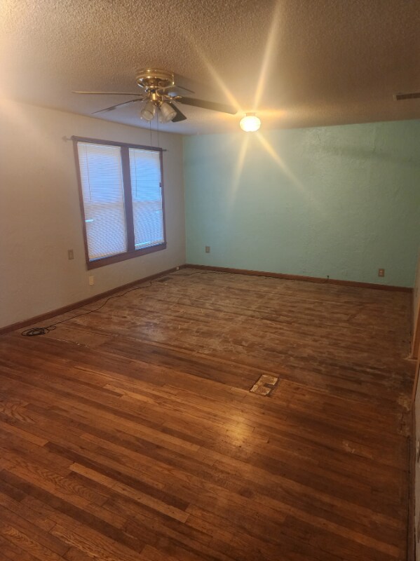 Foto del edificio - 308 N Miles Ave