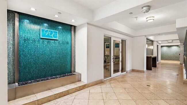 Foto del edificio - 1325 Snell Isle Blvd NE