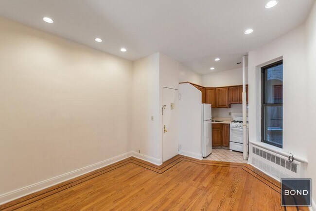 Foto del edificio - 330 E 93rd St