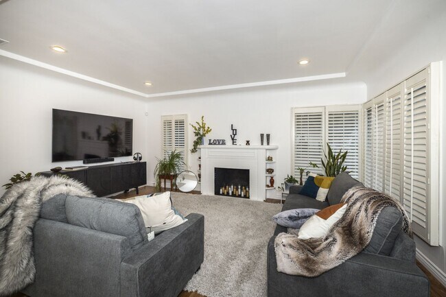 Foto del edificio - 3440 Oak Knoll Blvd