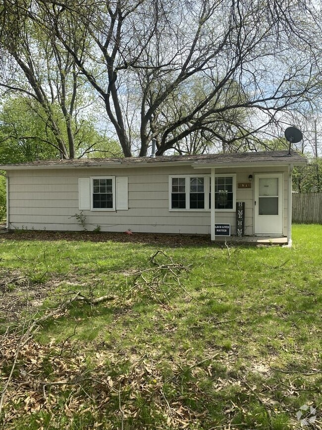 Building Photo - 1831 Parkdale Dr