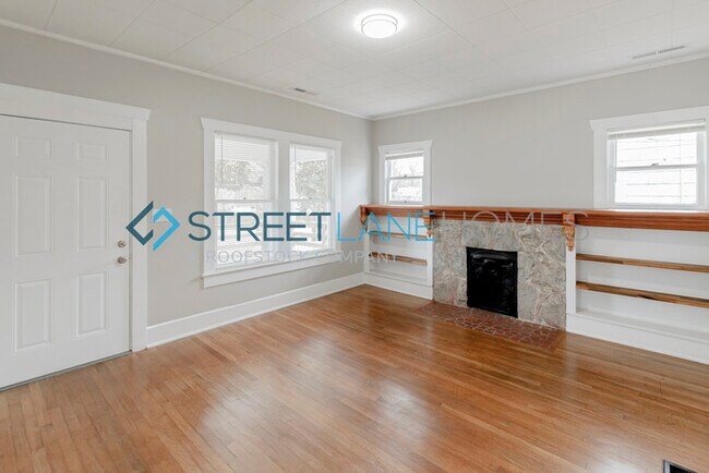 Foto del edificio - NOW OFFERING $250 OFF THE FIRST FULL MONTH...