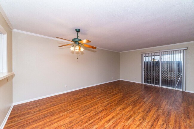 Building Photo - 2-BEDROOM CONDO AT VILLA TANGLEWOOD