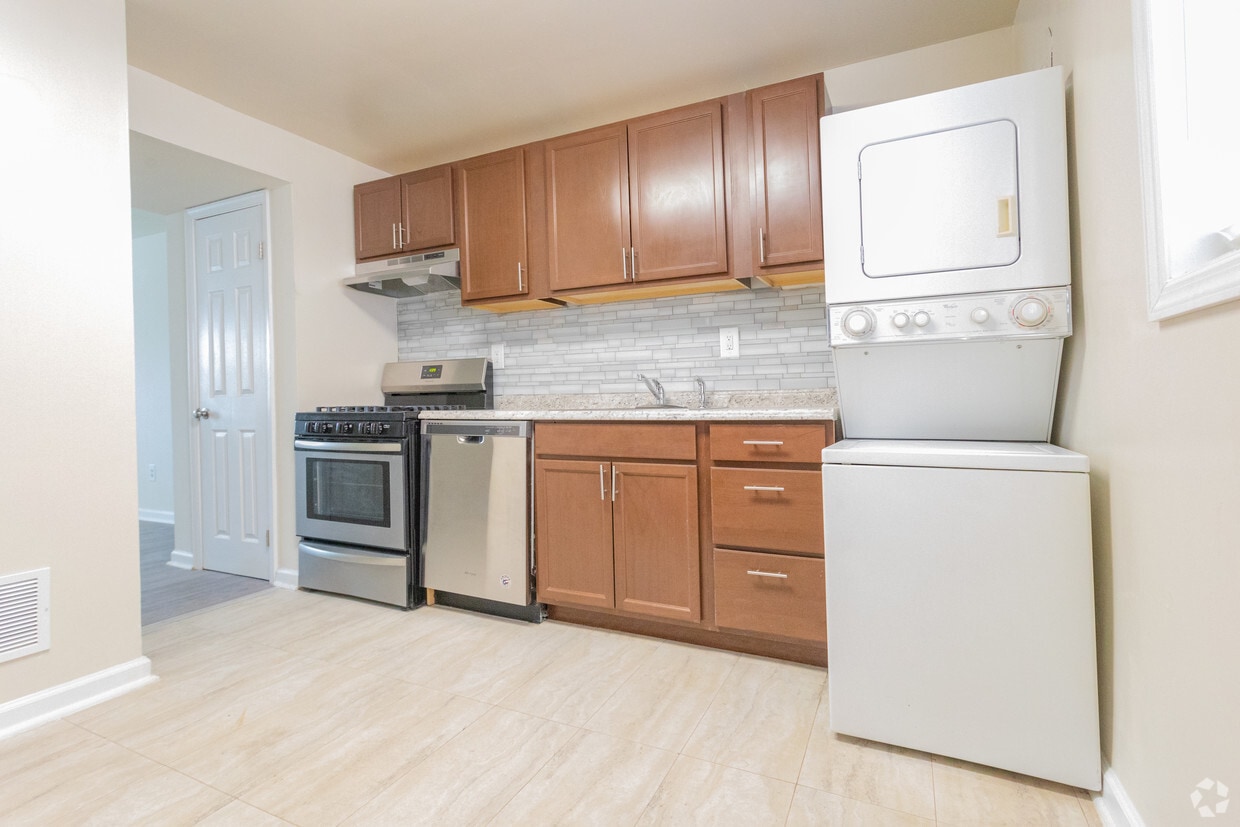 Ivy Crossing at Catonsville Apartments 128 Nunnery Ln Catonsville, MD