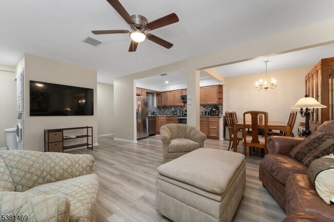 Foto del edificio - 25 Hillside Ct