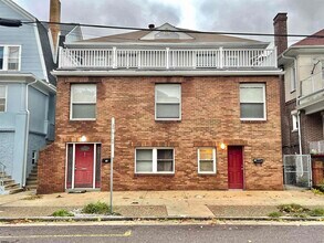 Building Photo - 7 S Laclede Pl
