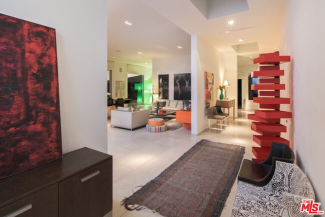 Foto del edificio - 1099 Vista Grande Dr