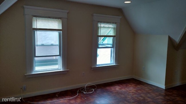 Building Photo - 502 Whalley Ave