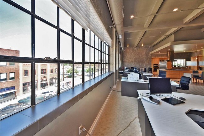 Foto del edificio - 914 N Broadway Ave