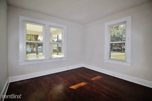 Building Photo - 3 br, 1 bath House - 457 E 46th St