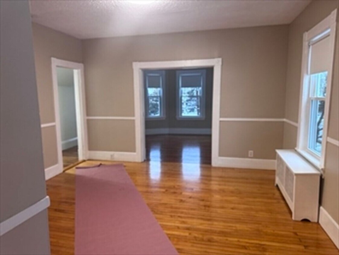 Primary Photo - Recently updated 3 bed, 1 bath located in ...