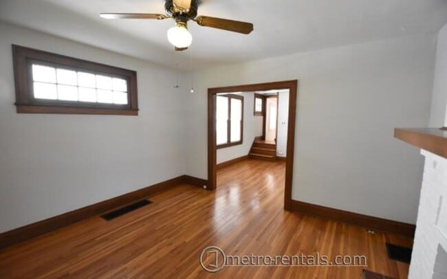 Building Photo - 57-59 E Como Avenue