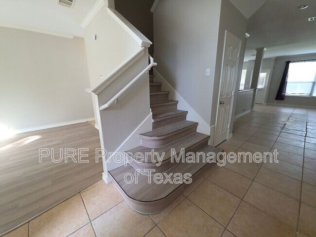 Foto del edificio - 20700 Silverbell Ln