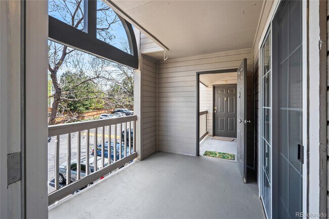 Foto del edificio - 9222 E Arbor Cir