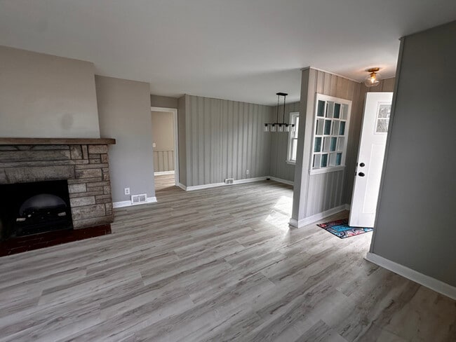 Photo - 7719 Crestline Rd House