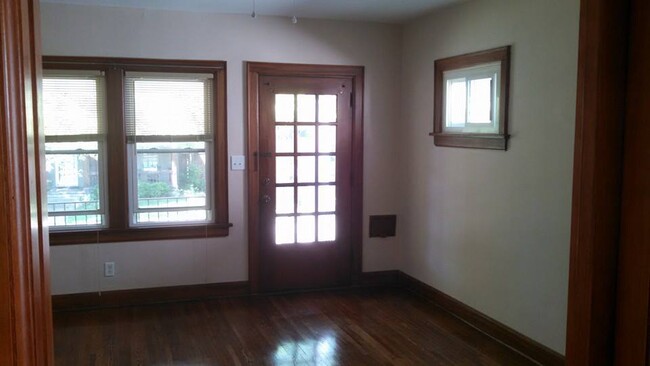 Building Photo - 161 W California Ave