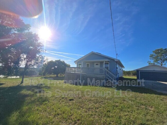 Foto del edificio - 705 Lake Ada Blvd