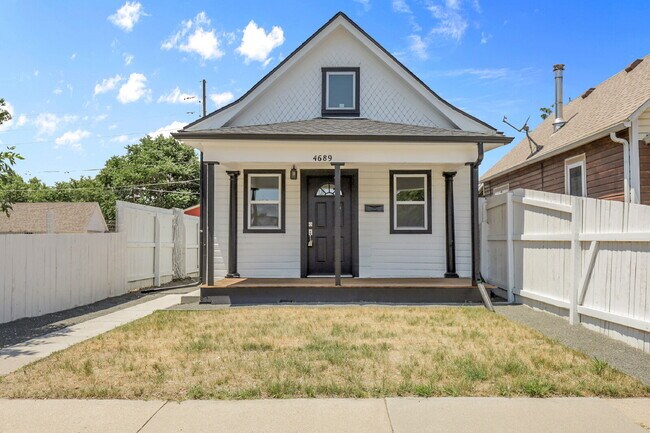 Foto del edificio - $2,295 - 2 Bed, 1 Bath Newly Renovated Hom...
