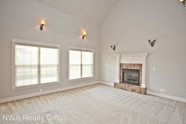 Building Photo - 4602 SW Chancery St
