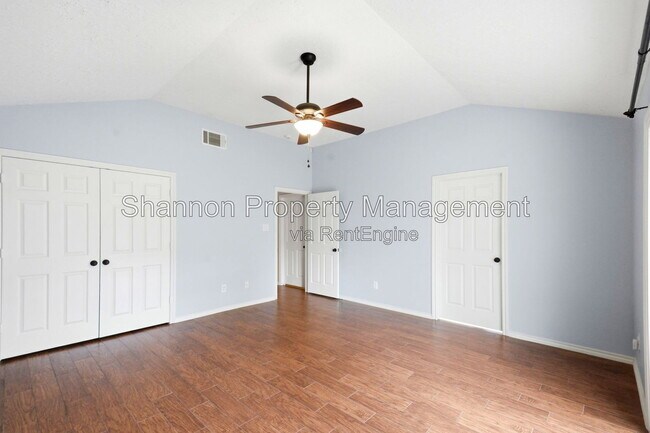 Foto del edificio - 7239 N Hearthstone Green Dr