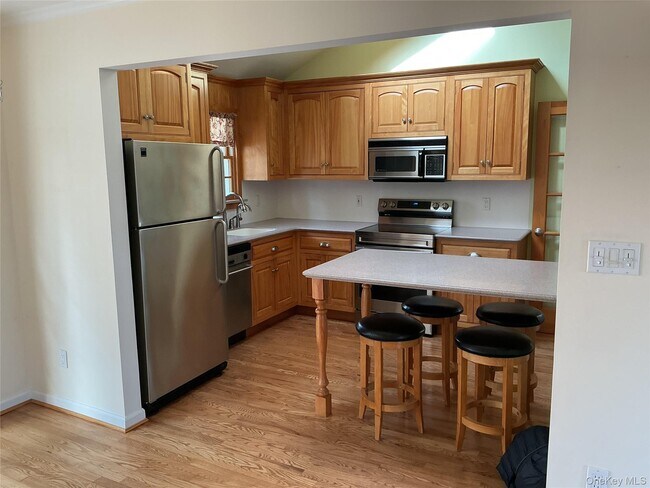 Foto del edificio - 34 Scholl Dr