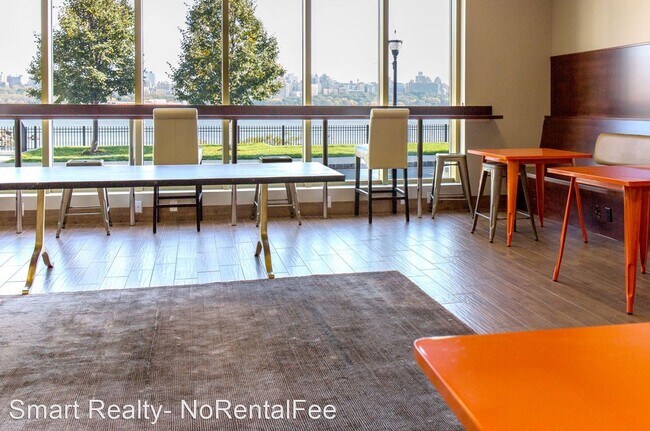 Building Photo - Studio, 1 bath Apartment - 930 River Road