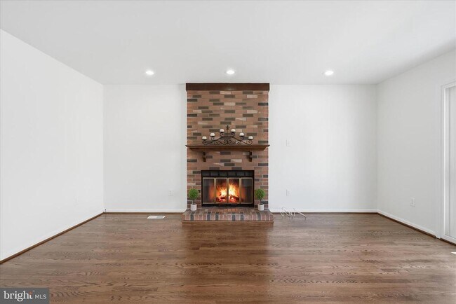 Building Photo - 9500 Windbeat Way