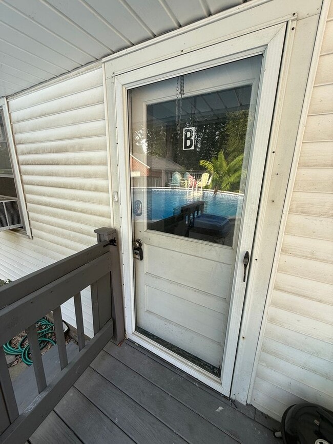 Building Photo - 2nd floor unit with Furnished or Unfurnish...