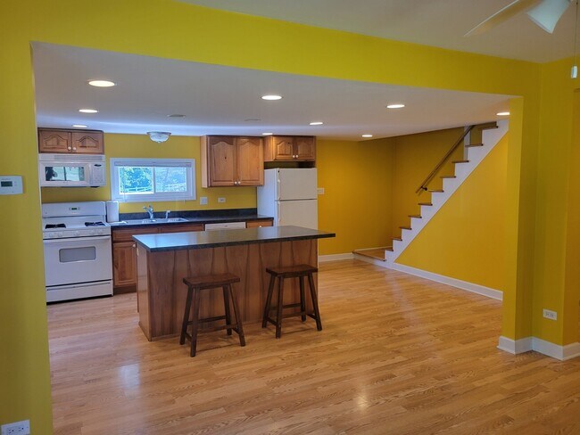 Building Photo - 26428 W Prospect Ave