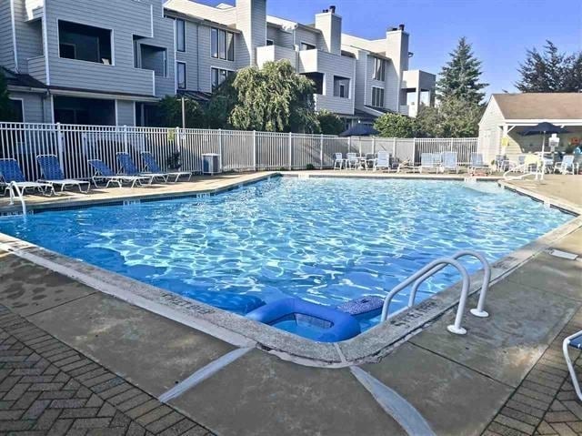Foto del edificio - 816 Topsail Ln