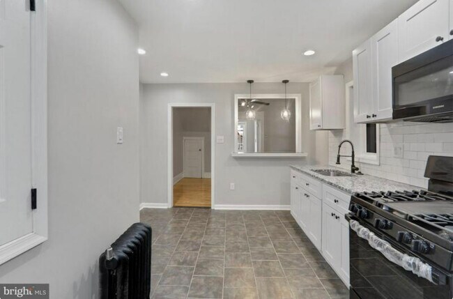 Kitchen - 639 S Conestoga St