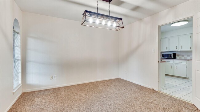 Foto del edificio - 12702 Ravensway Dr