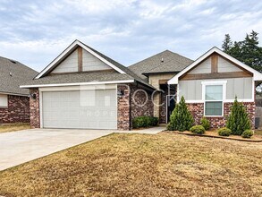 Building Photo - 1113 Magnolia Dr