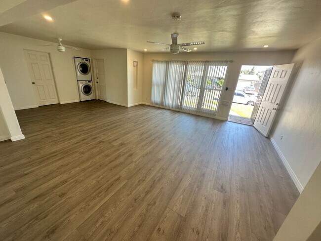 Foto del edificio - Large House on Dorothy Dr!