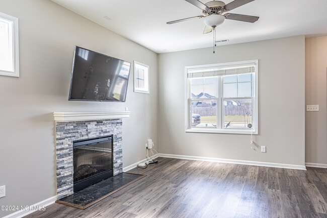 Building Photo - 166 Belshaw Ct