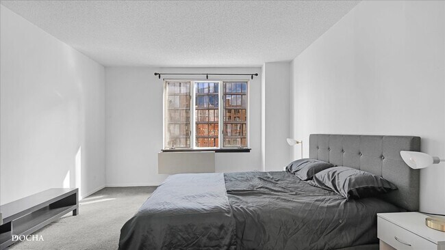 Foto del edificio - 801 S Plymouth Ct