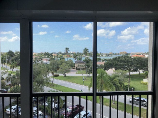 Foto del edificio - 10355 Paradise Blvd 414