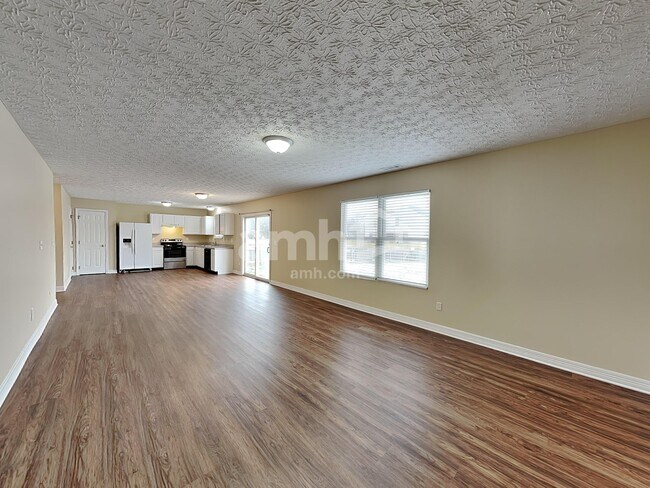 Foto del edificio - 82 Richard Ave