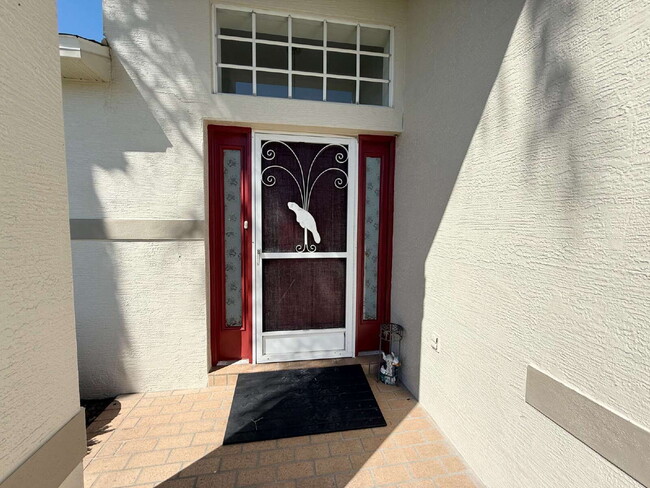 Building Photo - "Charming 3-Bed Oasis with 2 Full Baths in...