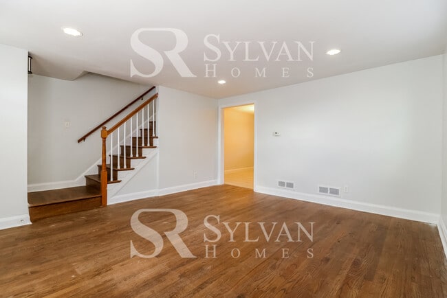 Building Photo - Prepare to fall in love with this 3 bedroo...