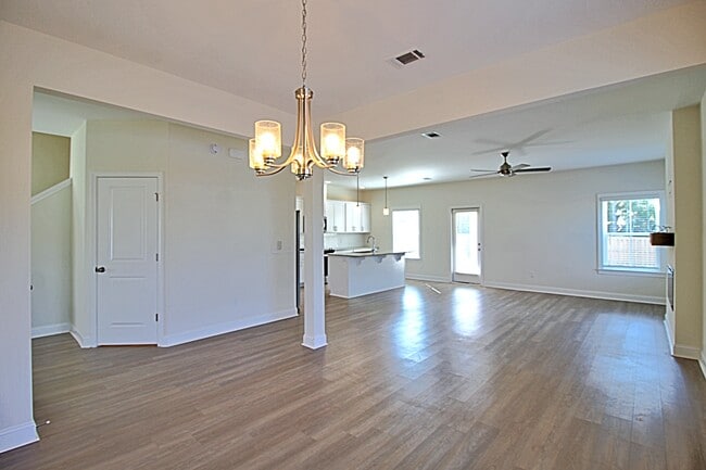 Building Photo - 151 Buckingham Dr