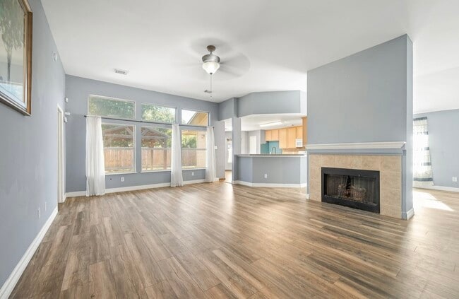 Foto del edificio - 12714 Ravens Chase Ln
