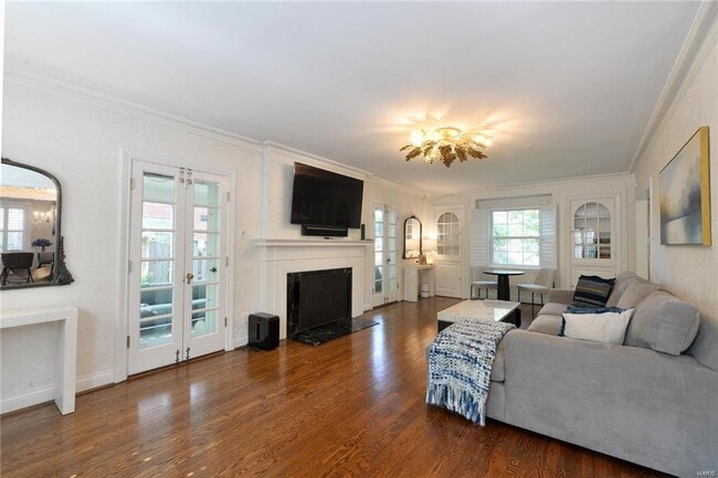 Building Photo - 937 S Bemiston Ave
