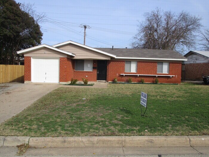 Foto principal - 1305 Milmo Dr