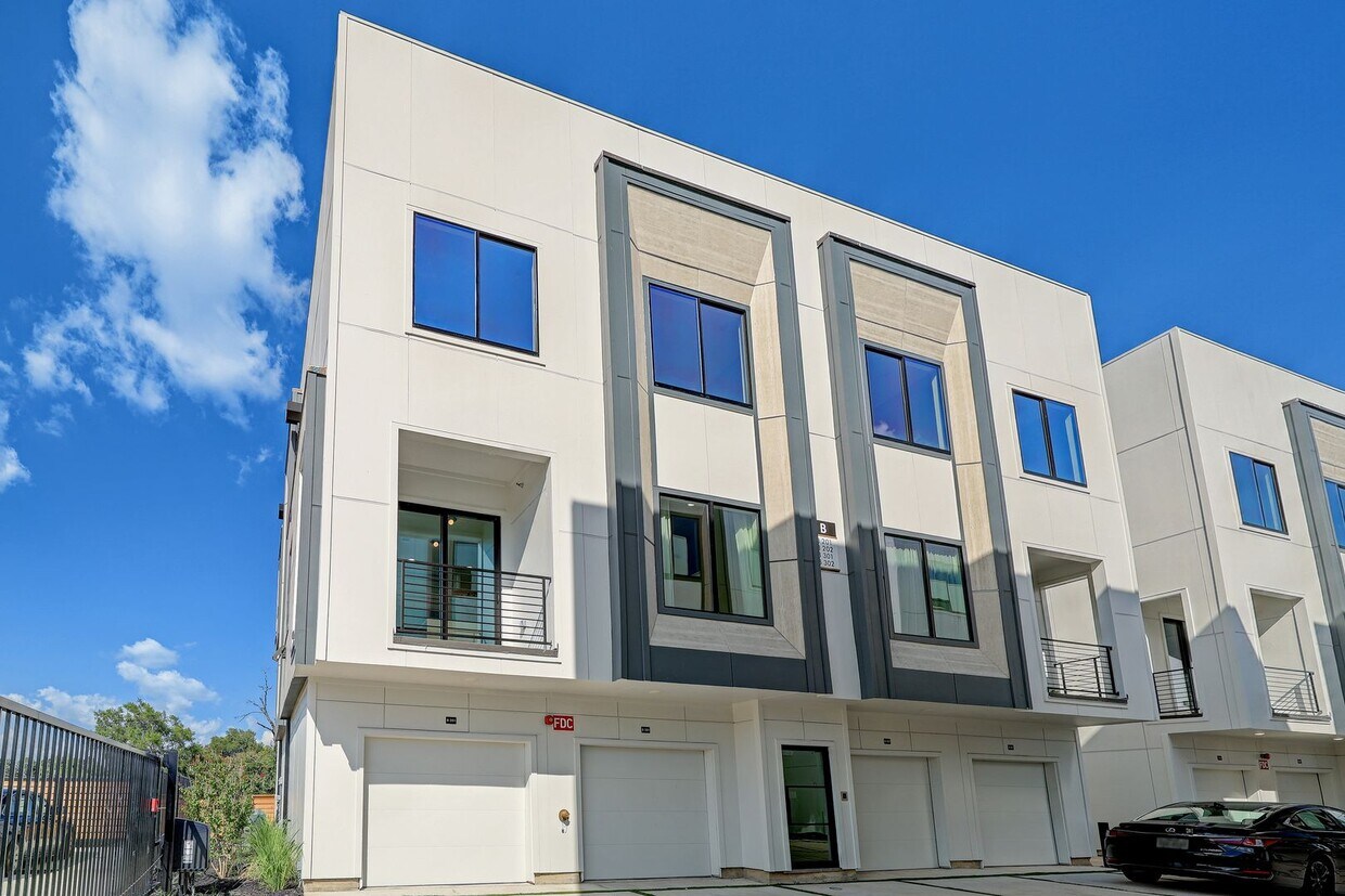 Luxury 2-Bed, 2-Bath @ University Oaks! - Luxury 2-Bed, 2-Bath @ University Oaks!