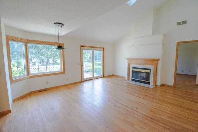 Foto del edificio - 2716 Spyglass Ct NW