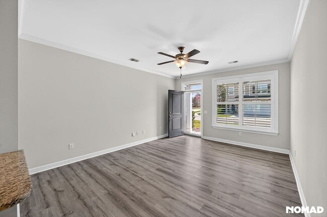 Building Photo - 121 White Stone Pl